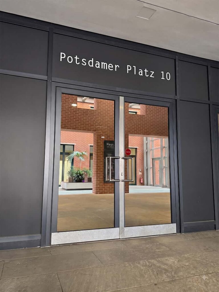 Potsdamer Platz 10 Eingangstür