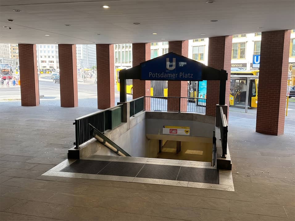 Potsdamer Platz 10mU-Bahnhof direkt vor der Tür